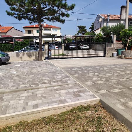 Apartments Krstulja Башка Екстер'єр фото