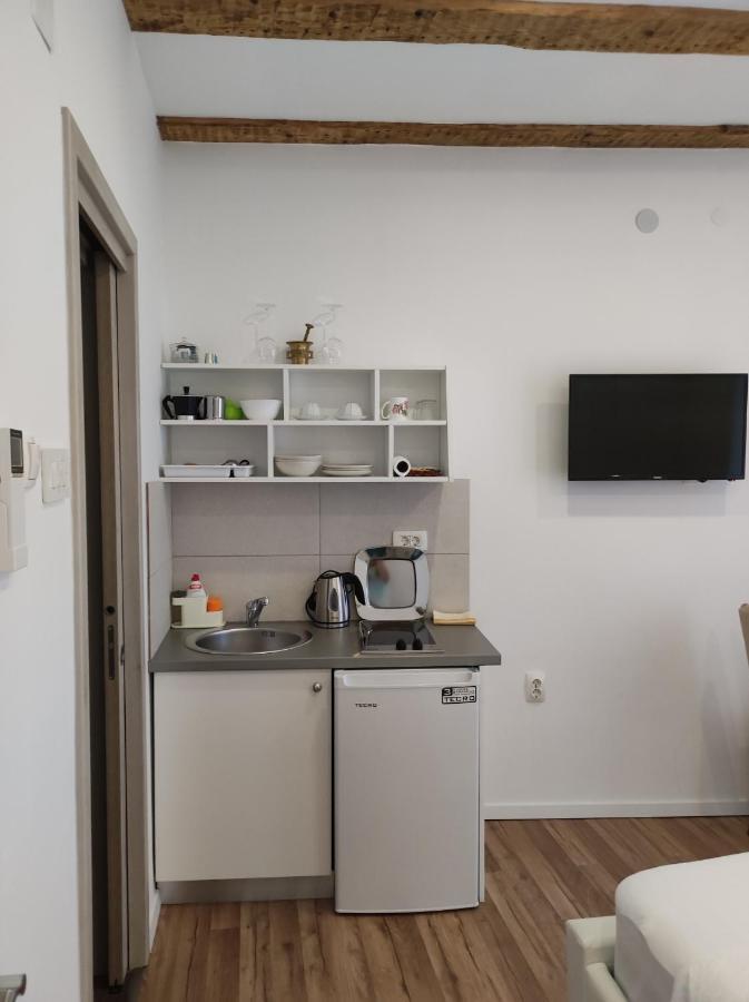 Apartments Krstulja Башка Екстер'єр фото
