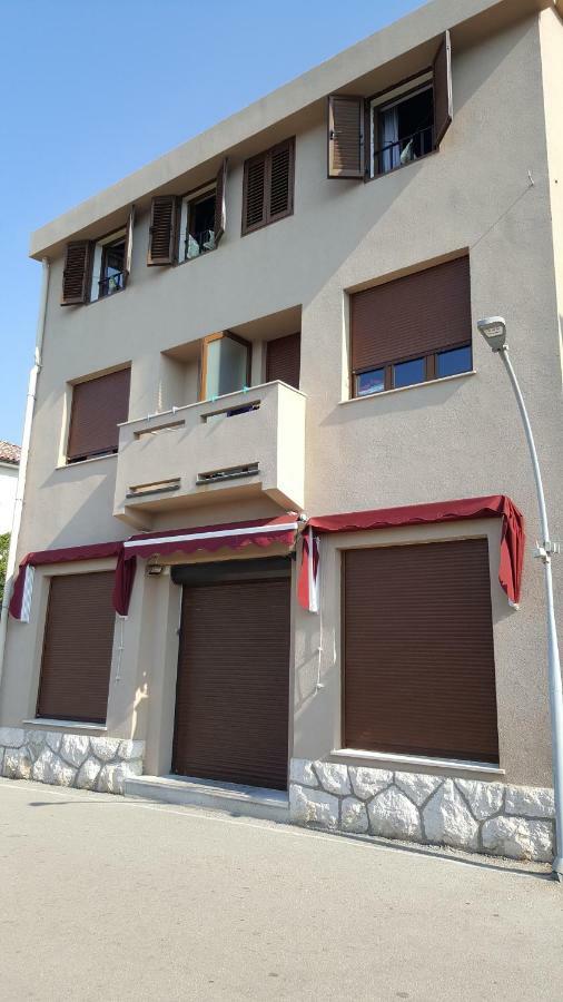 Apartments Krstulja Башка Екстер'єр фото